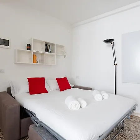 Guesthost - Sant'ambrogio Modern Apartamento