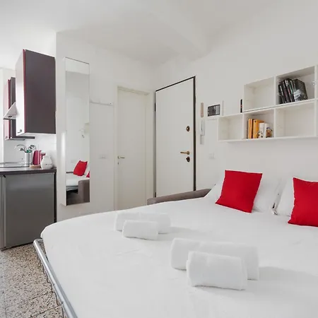 Guesthost - Sant'ambrogio Modern Apartamento *