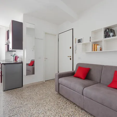 Guesthost - Sant'ambrogio Modern